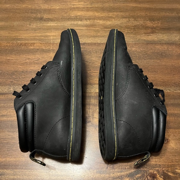 Men’s Maleke Leather boots by Doc Martens - Picture 2 of 7